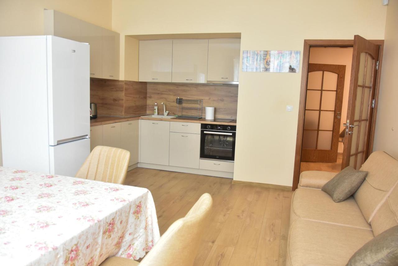 Trimaya Apartment - Comfort In The Top City Center Варна Экстерьер фото