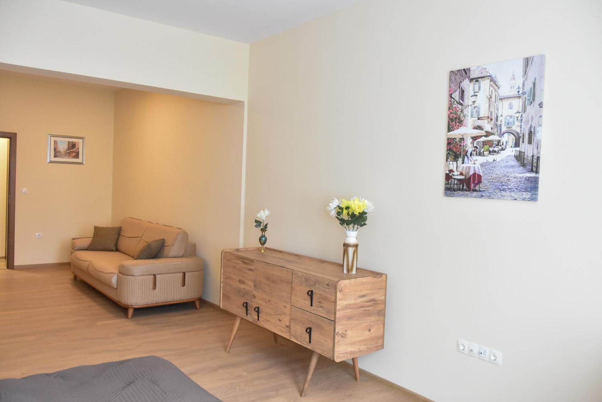 Trimaya Apartment - Comfort In The Top City Center Варна Экстерьер фото